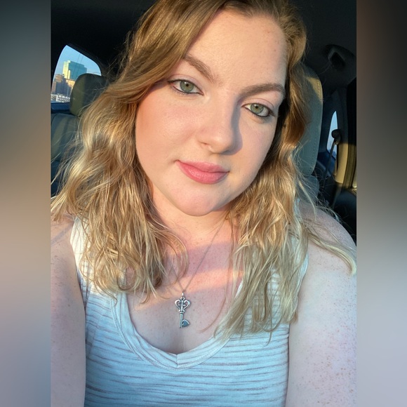 Meet your Posher, Ruth - Picture 5 of 6